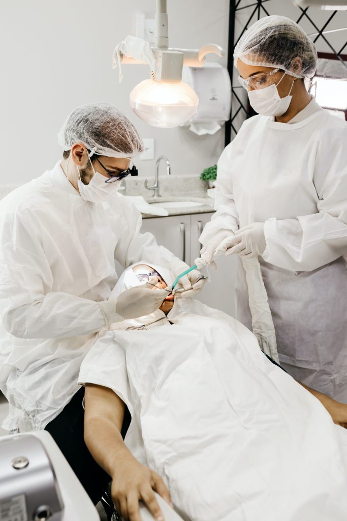Chirurgia stomatologiczna kraków
