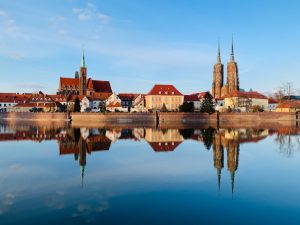 Wrocław zmieniał się na przestrzeni wieków porównanie historyczne miasta
